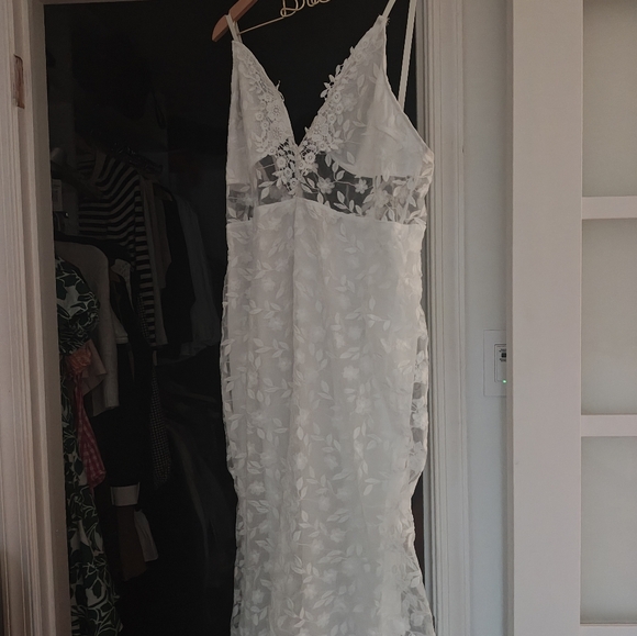 Beautiful Bridal gown. Plus size 3 X - Picture 13 of 16